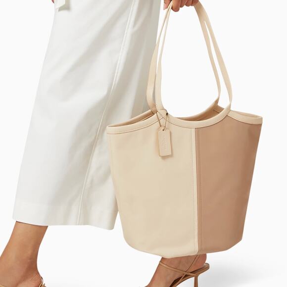 Coach Leather Tote – Ivory & Taupe – Neutral Chic & Large Leather Coach Tote - Picture 2 of 7